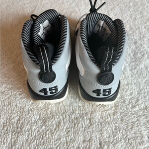 Jordan 9 Retro size 4.5Y